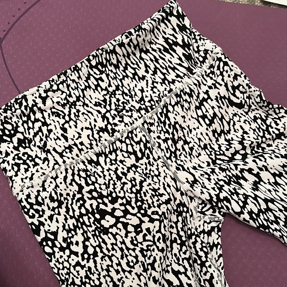 Athleta Cropped Leggings